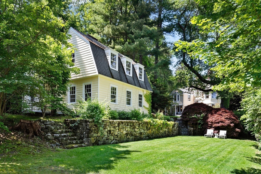 10 Eliot Road