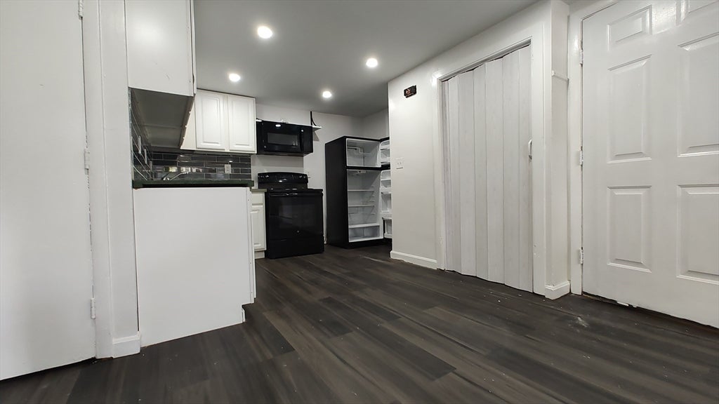 425 W Elm St #1, Brockton, MA Photo #2