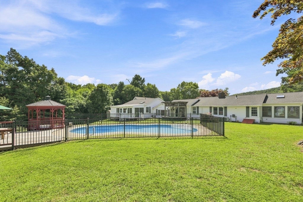 102 Lakeside Dr, Monson, MA, 102 Lakeside Dr, Monson, MA Photo #33