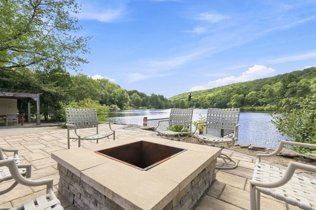 102 Lakeside Dr, Monson, MA, 102 Lakeside Dr, Monson, MA Photo #3