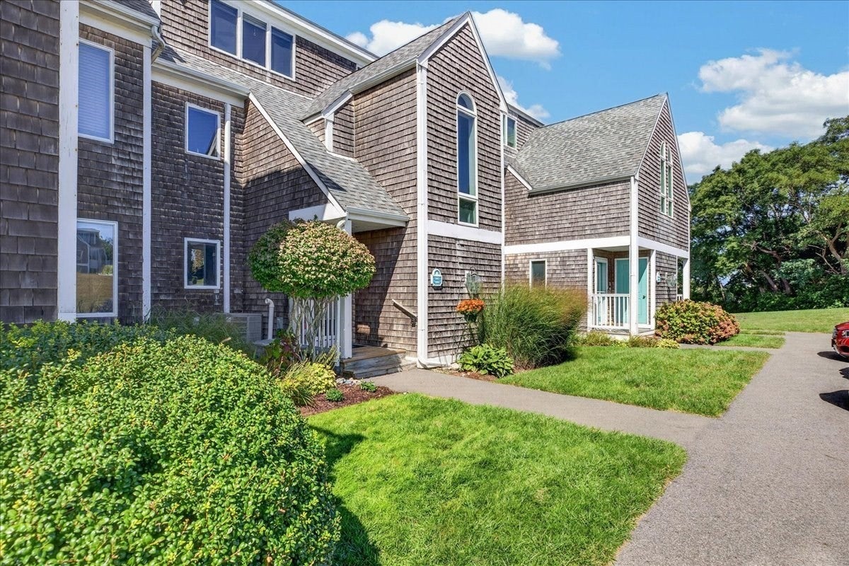 Photo of 30 Highland Ter, Plymouth, MA