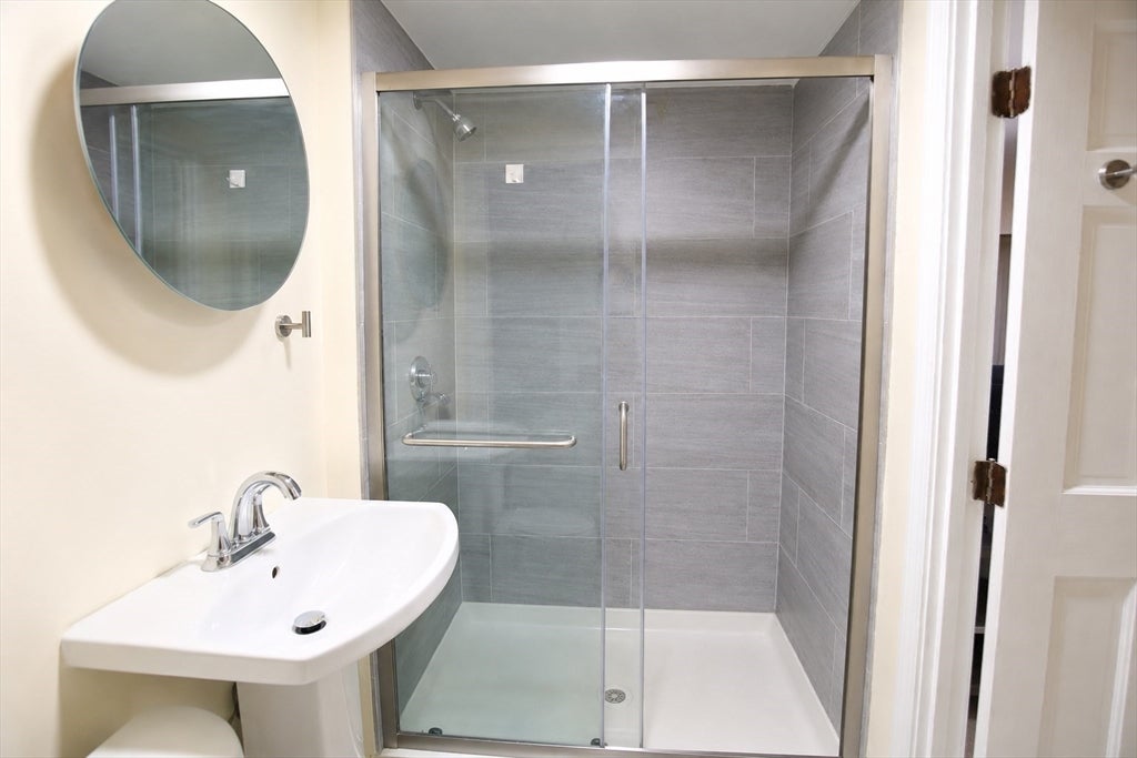 11 Albemarle St #1, Boston, MA Photo #10