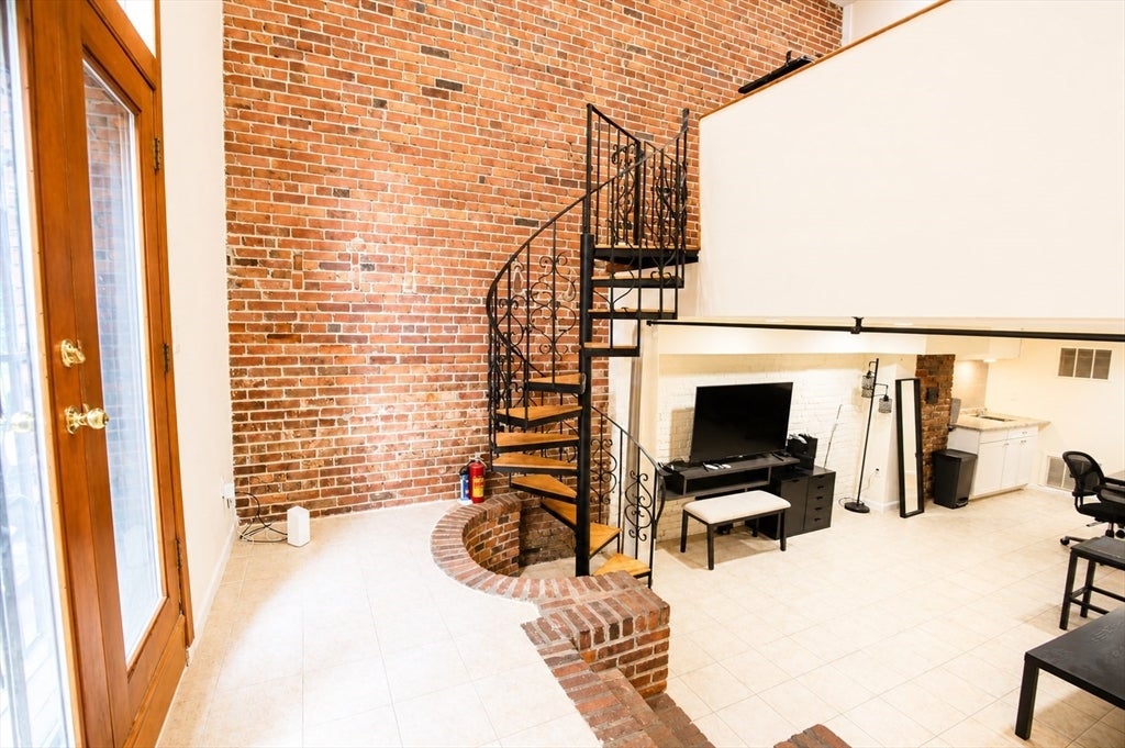 11 Albemarle St #1, Boston, MA Photo #6