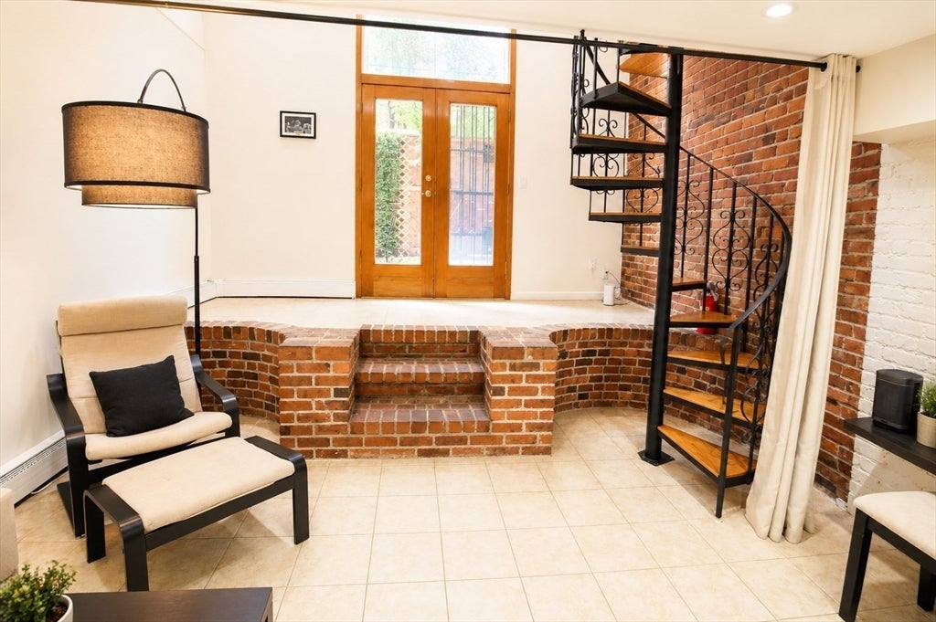 11 Albemarle St #1, Boston, MA Photo #1