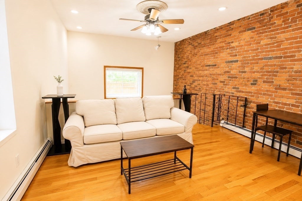 11 Albemarle St 1