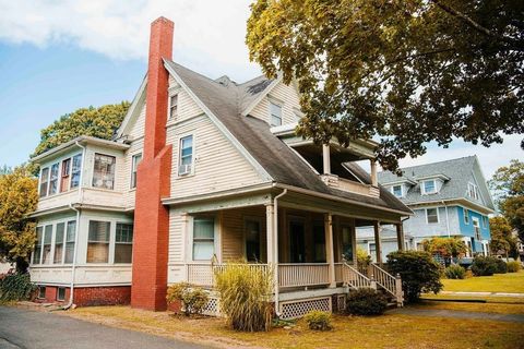 14 Greenleaf St Springfield MA 01108