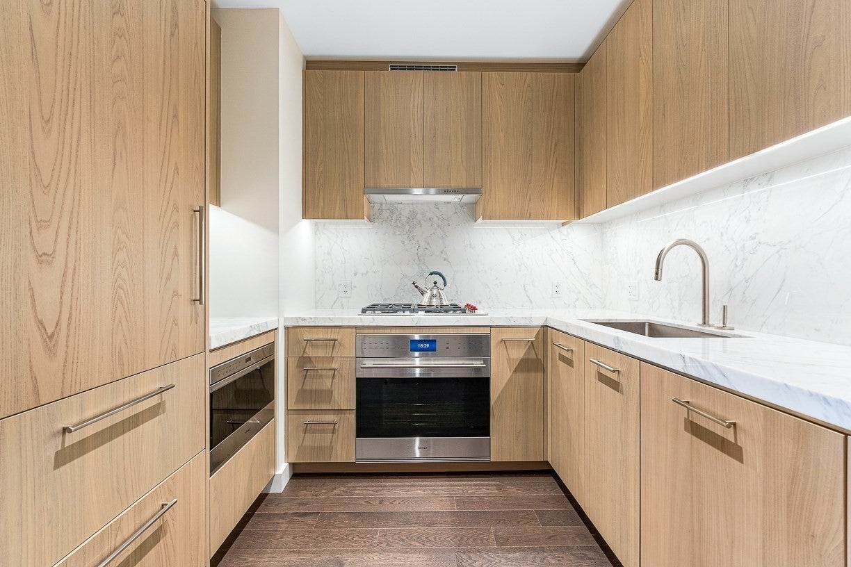 430 Stuart St 23F