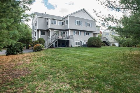 1501 Old Bridge Ln 1501 Bellingham MA 02019