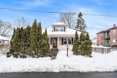 108 Inland St Lowell MA 01851