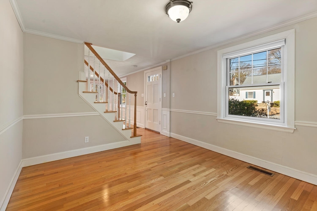 37 Ledgelawn Ave