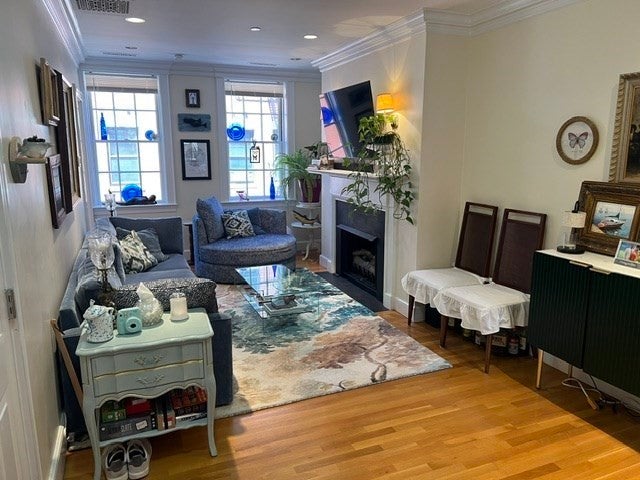 62 Myrtle Street #3, Boston, MA, 62 Myrtle Street #3, Boston, MA Photo #2