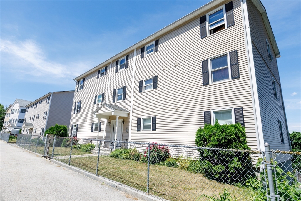 170 Perry Ave 3A