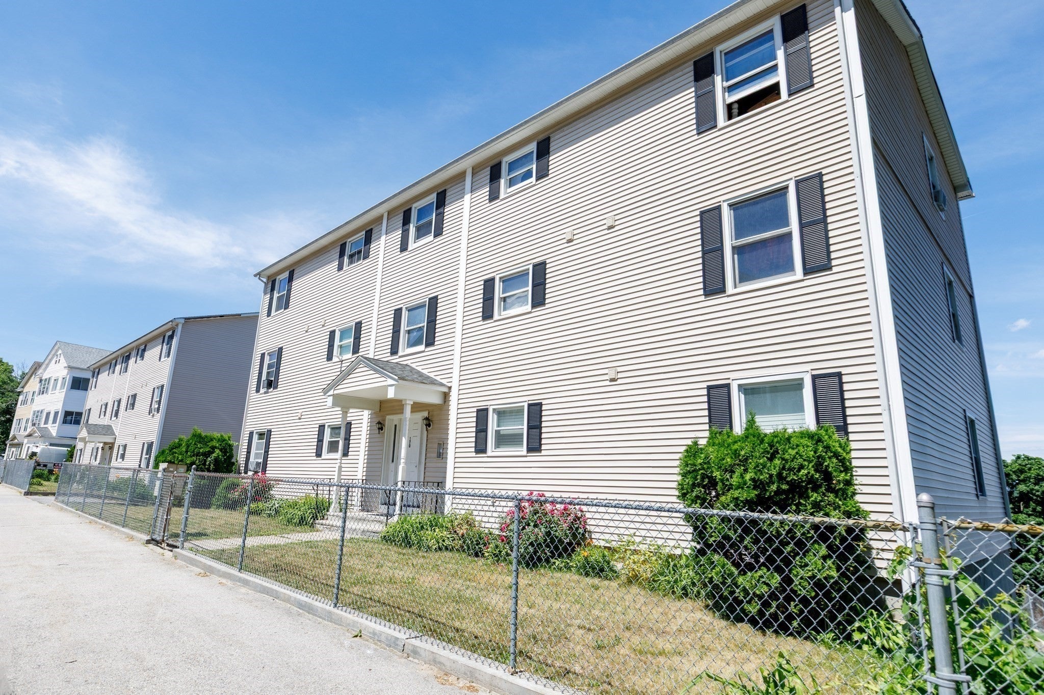 170 Perry Ave 3A
