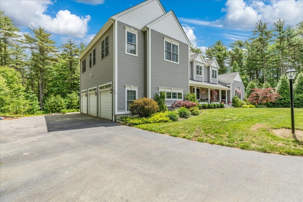 138 Saddleworth Way