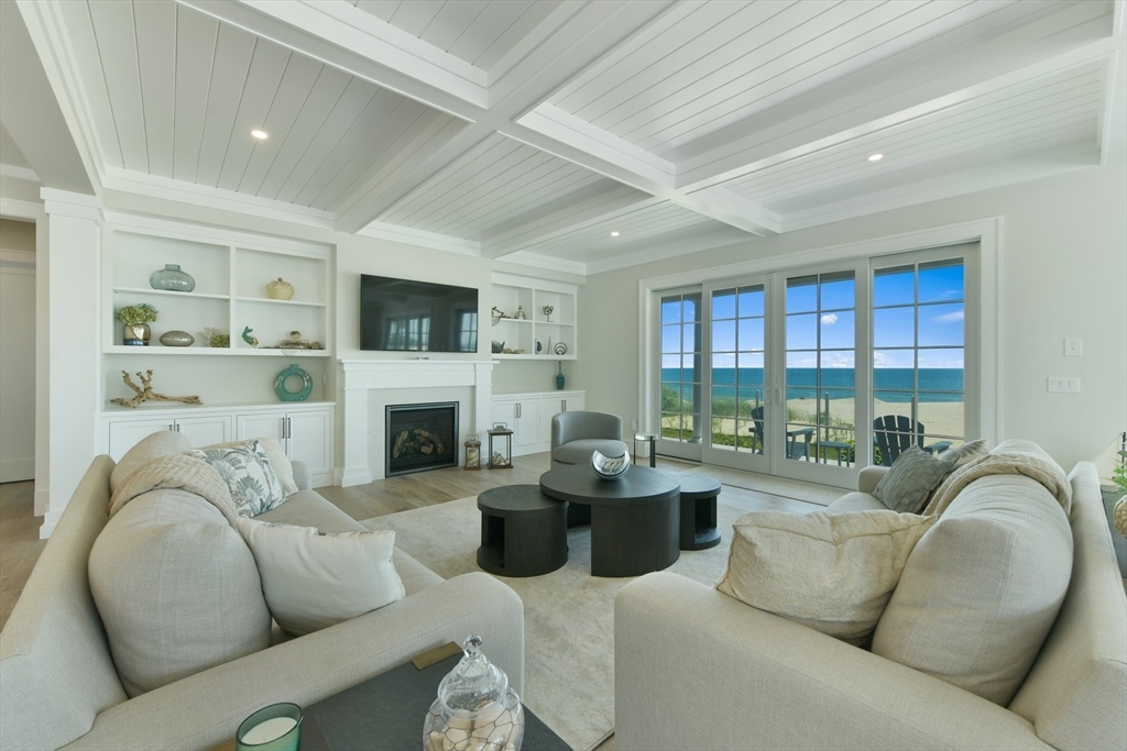 Mashpee, Massachusetts 02649, United States, 6 Bedrooms Bedrooms, ,6 BathroomsBathrooms,Residential,Active,246460