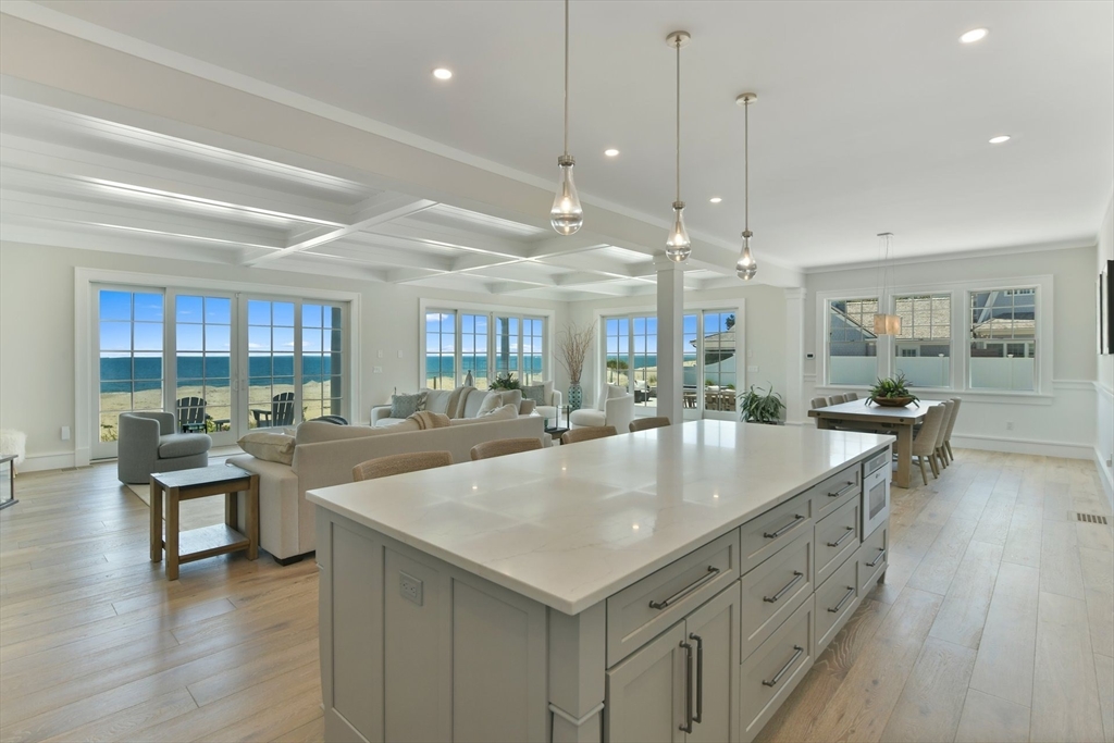 Mashpee, Massachusetts 02649, United States, 6 Bedrooms Bedrooms, ,6 BathroomsBathrooms,Residential,Active,246460