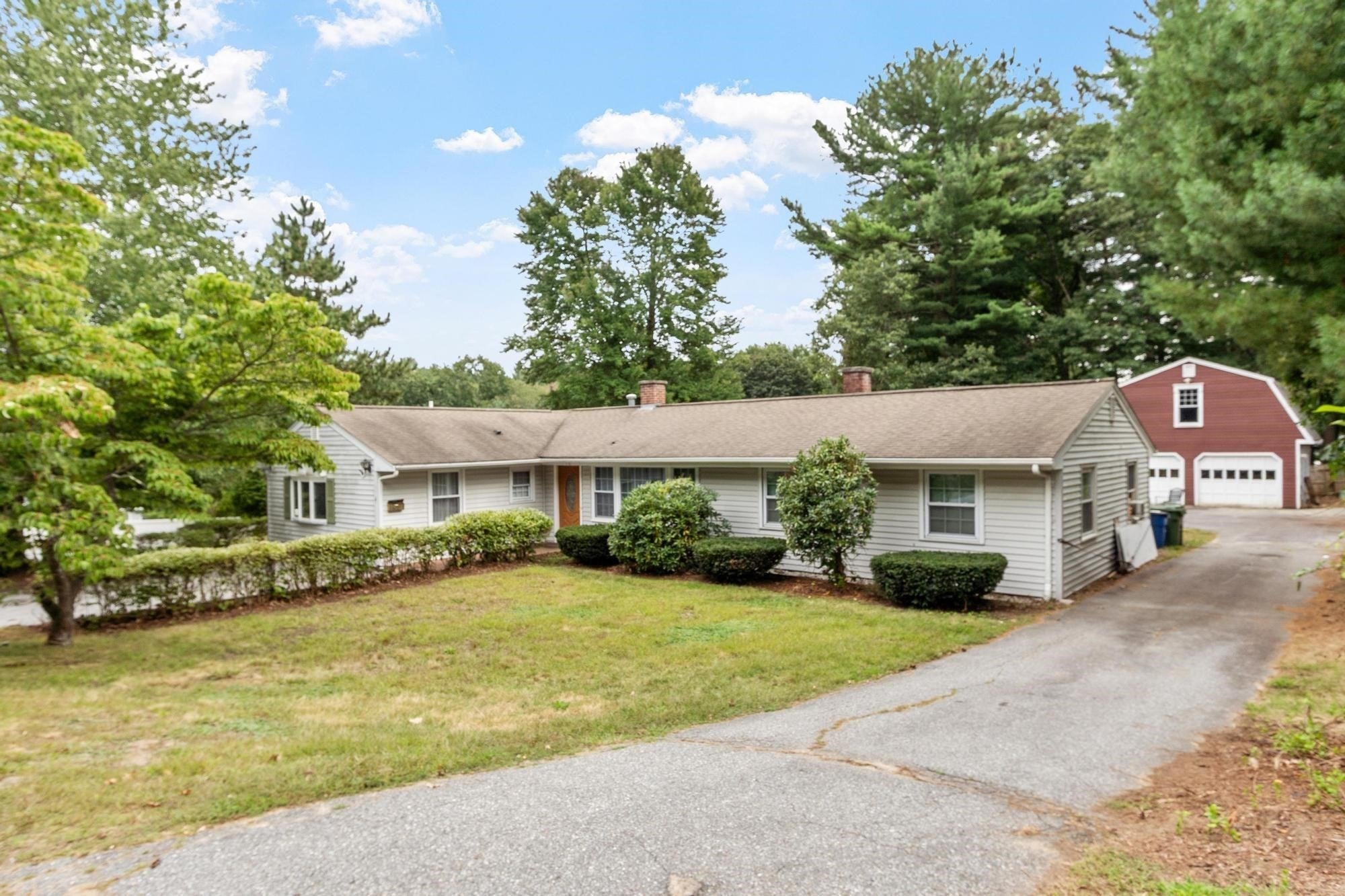 4 Algonquin Rd, Chelmsford, MA, 4 Algonquin Rd, Chelmsford, MA Photo #3