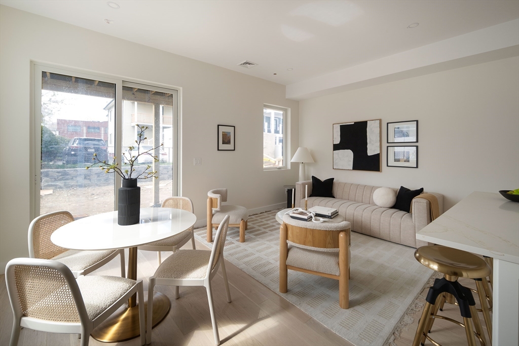 28 Swan Avenue 1st Floor