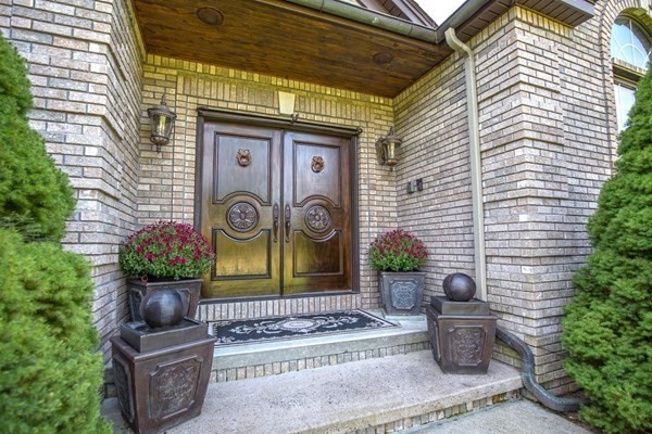 14 Lexington Circle