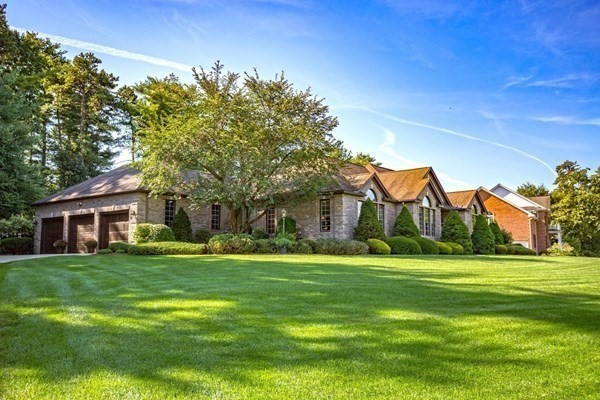 14 Lexington Circle