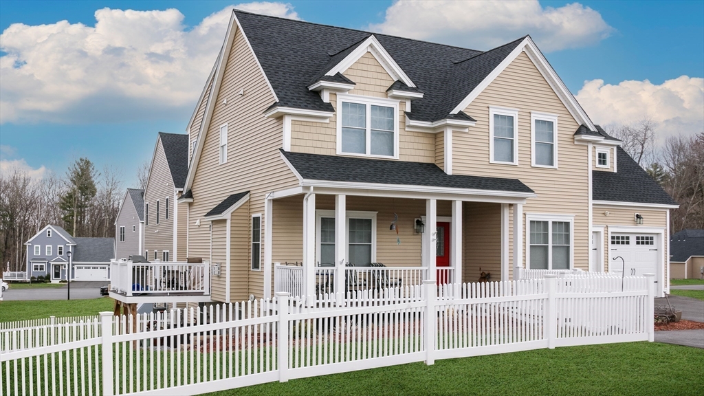 4 Curley Cir