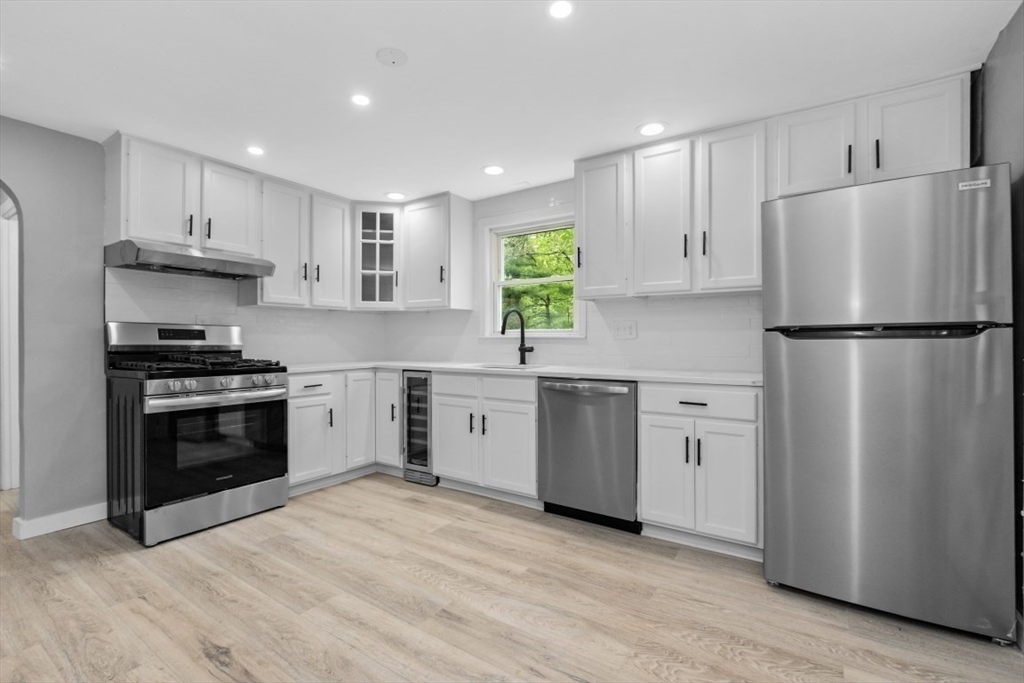 255 West St