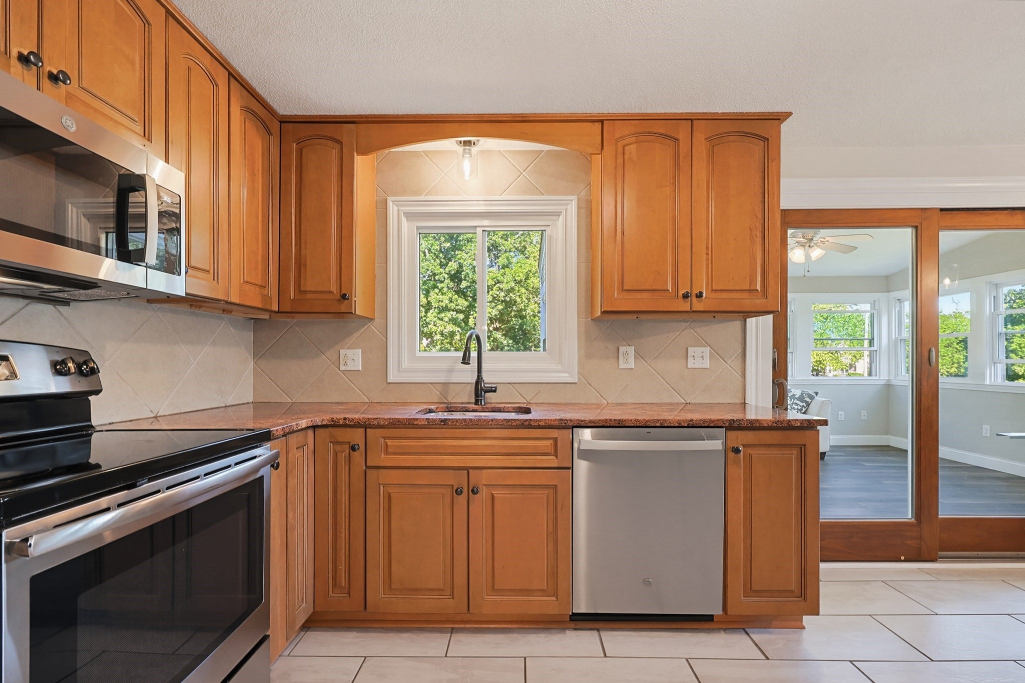 1 Garrison Dr, Plainville, MA, 1 Garrison Dr, Plainville, MA Photo #7