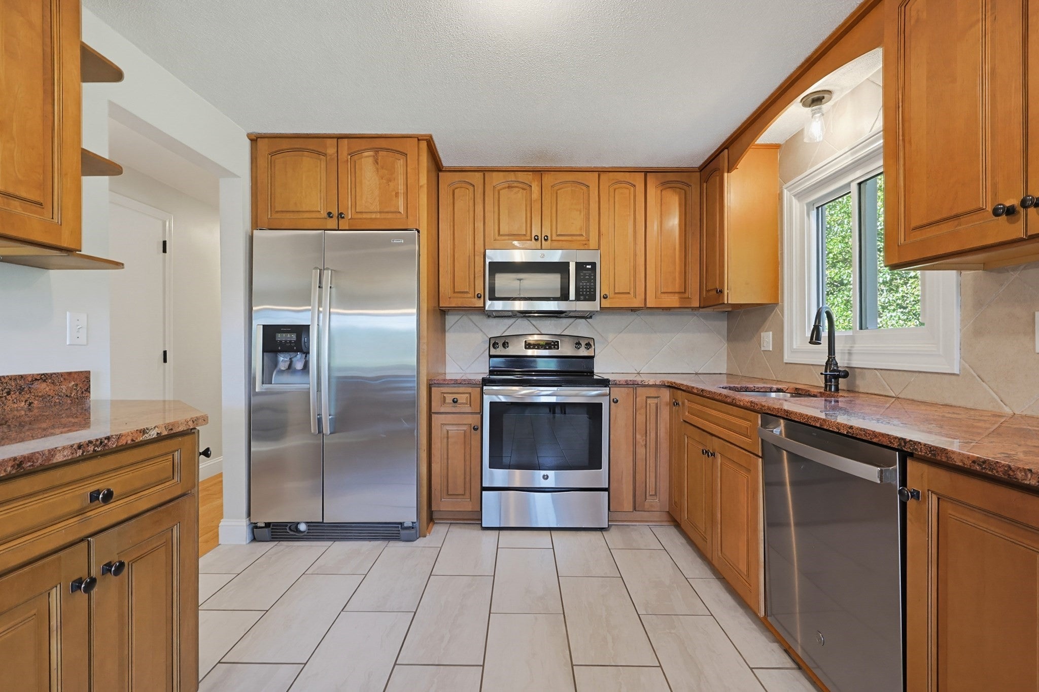 1 Garrison Dr, Plainville, MA, 1 Garrison Dr, Plainville, MA Photo #5
