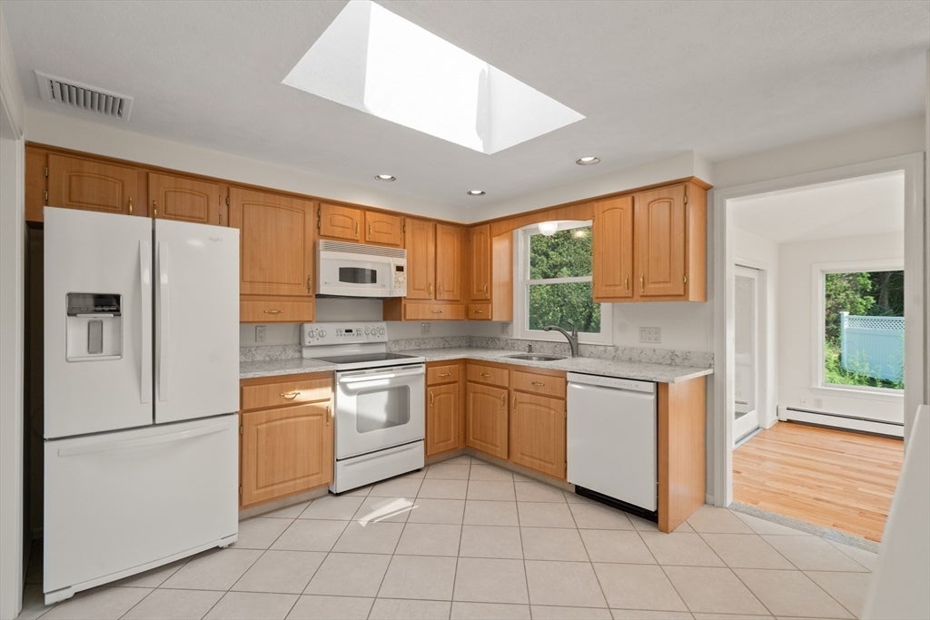31 Phillips Cir, Waltham, MA, 31 Phillips Cir, Waltham, MA Photo #15