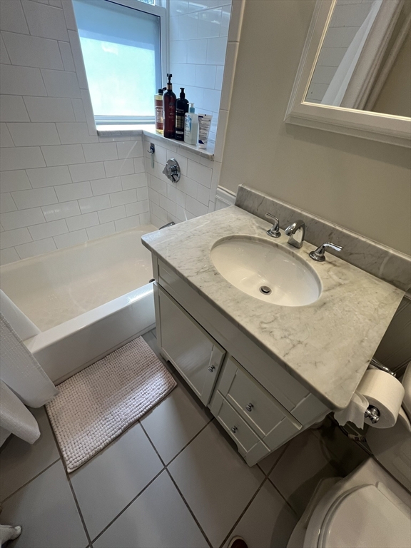 56 Charlesgate E 138