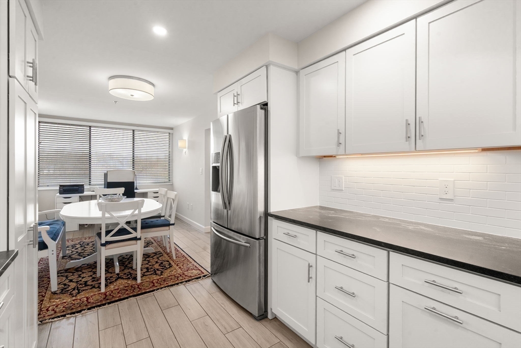 250 Hammond Pond Parkway 604N