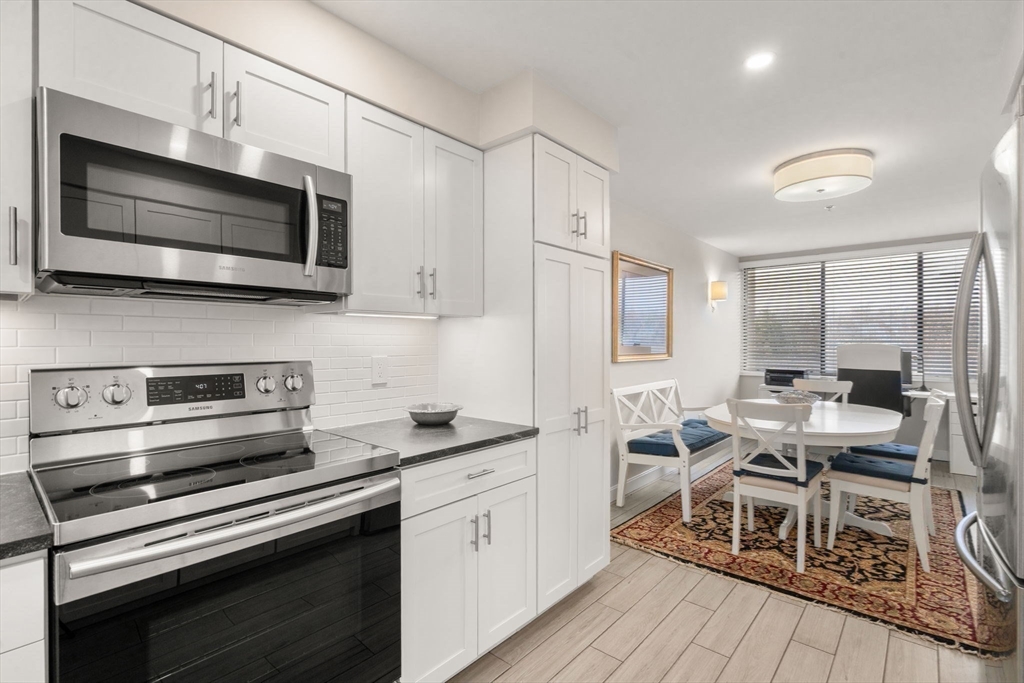 250 Hammond Pond Parkway 604N