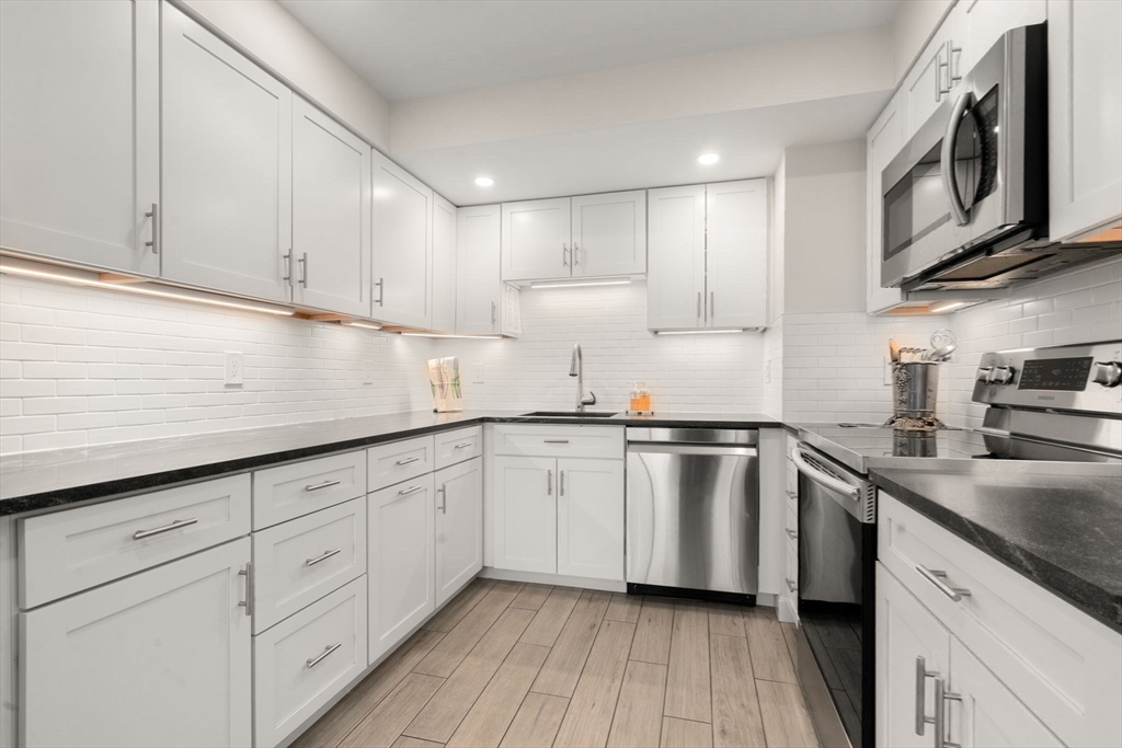 250 Hammond Pond Parkway 604N