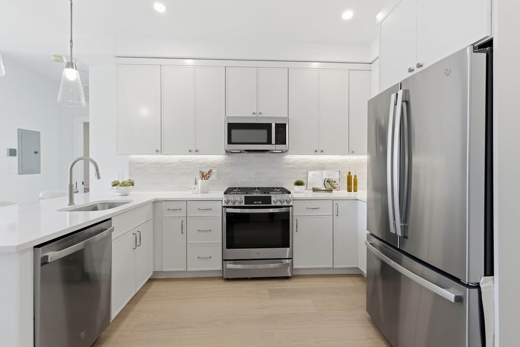 28 Geneva St #202, Boston, MA Photo #9