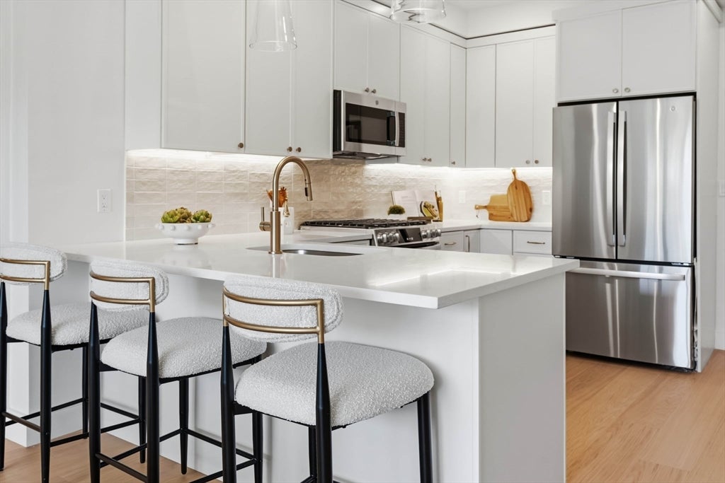 28 Geneva St #202, Boston, MA Photo #8