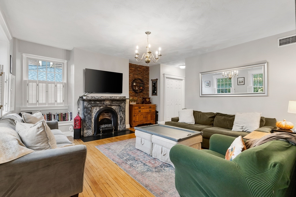 52 Essex St 2
