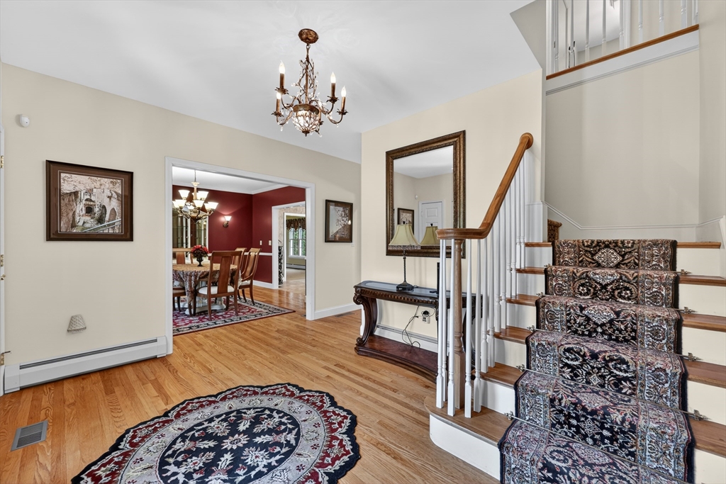 101 Meadowbrook Ln