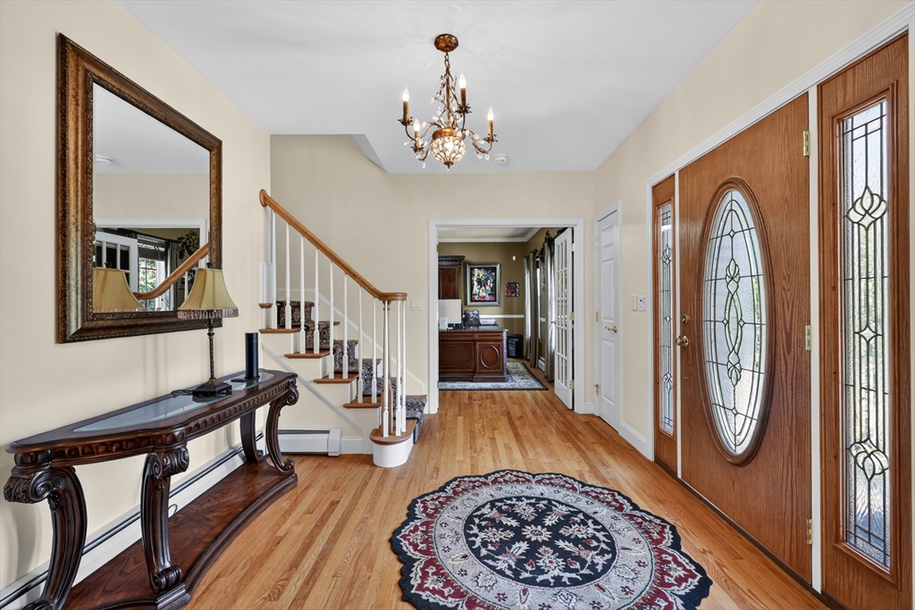 101 Meadowbrook Ln