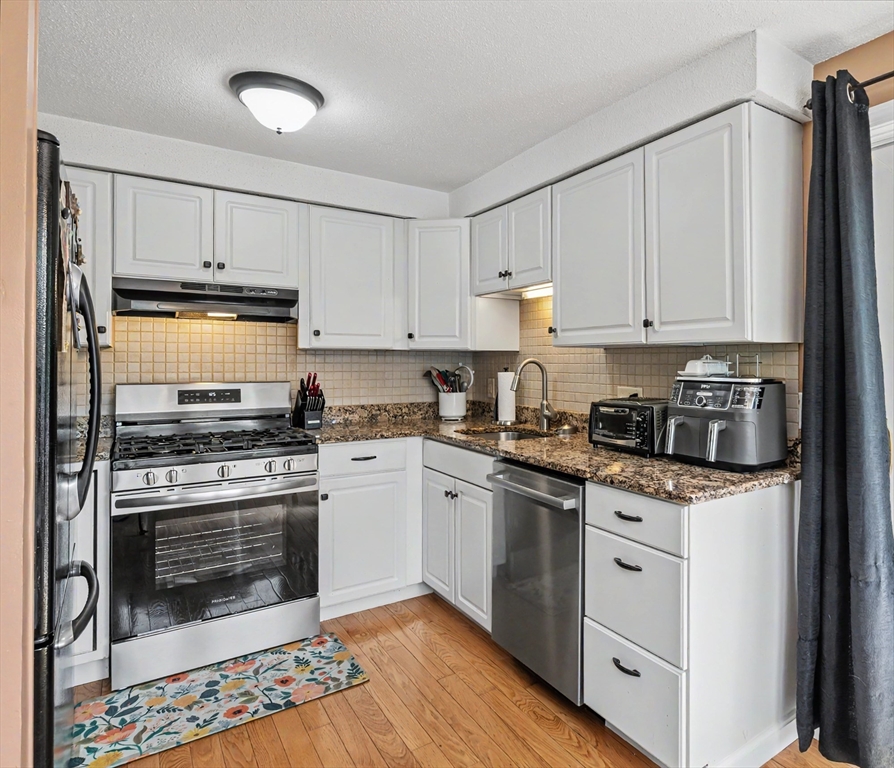 6 Killian Drive 17
