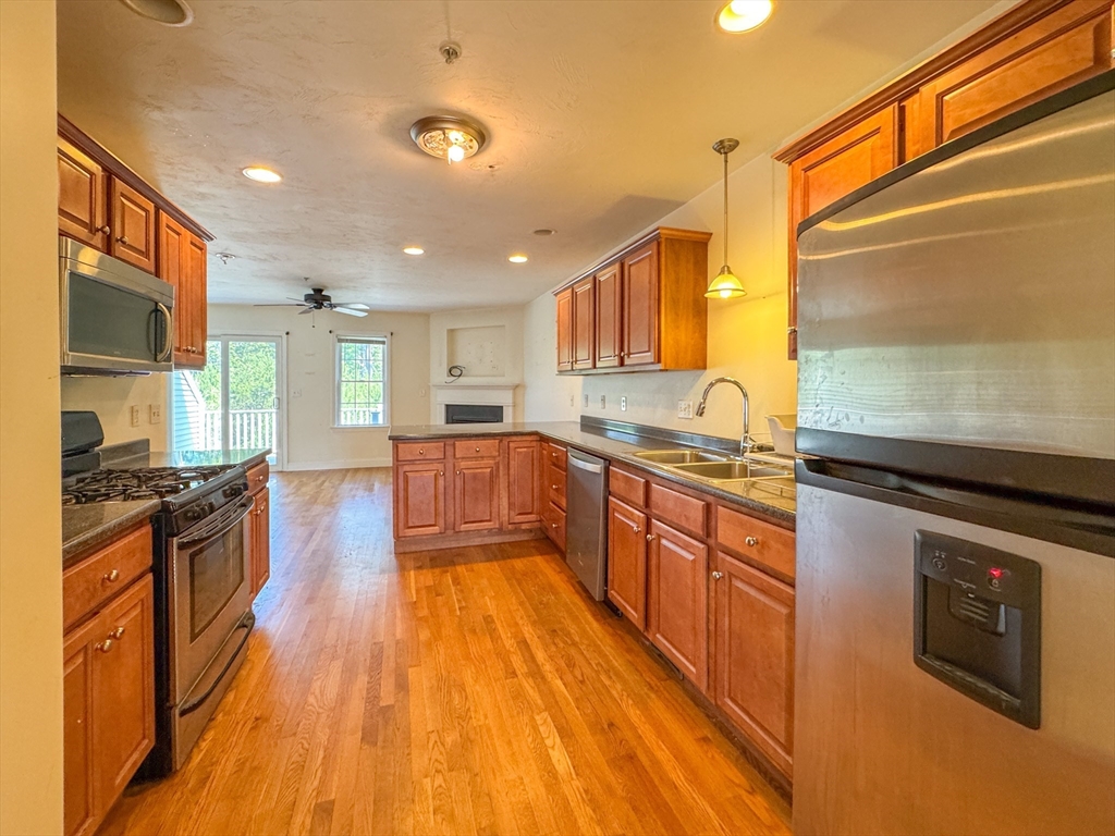 11 Copper Lantern Ln 11