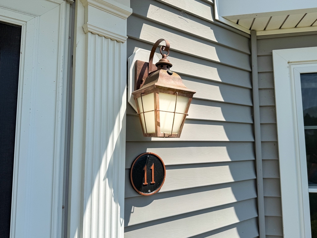 11 Copper Lantern Ln 11