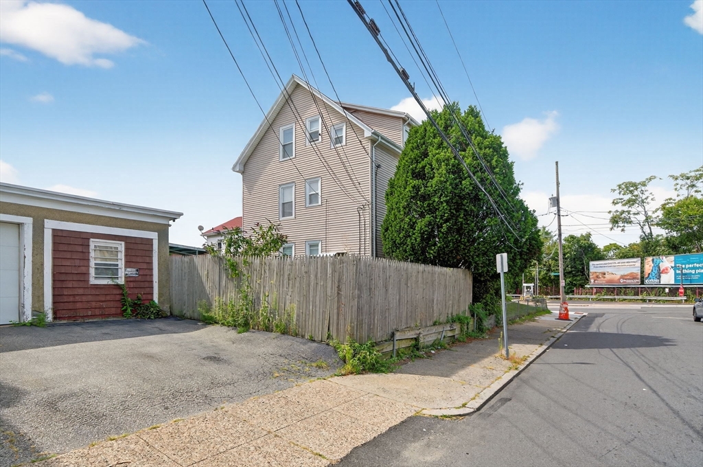 167 Lonsdale