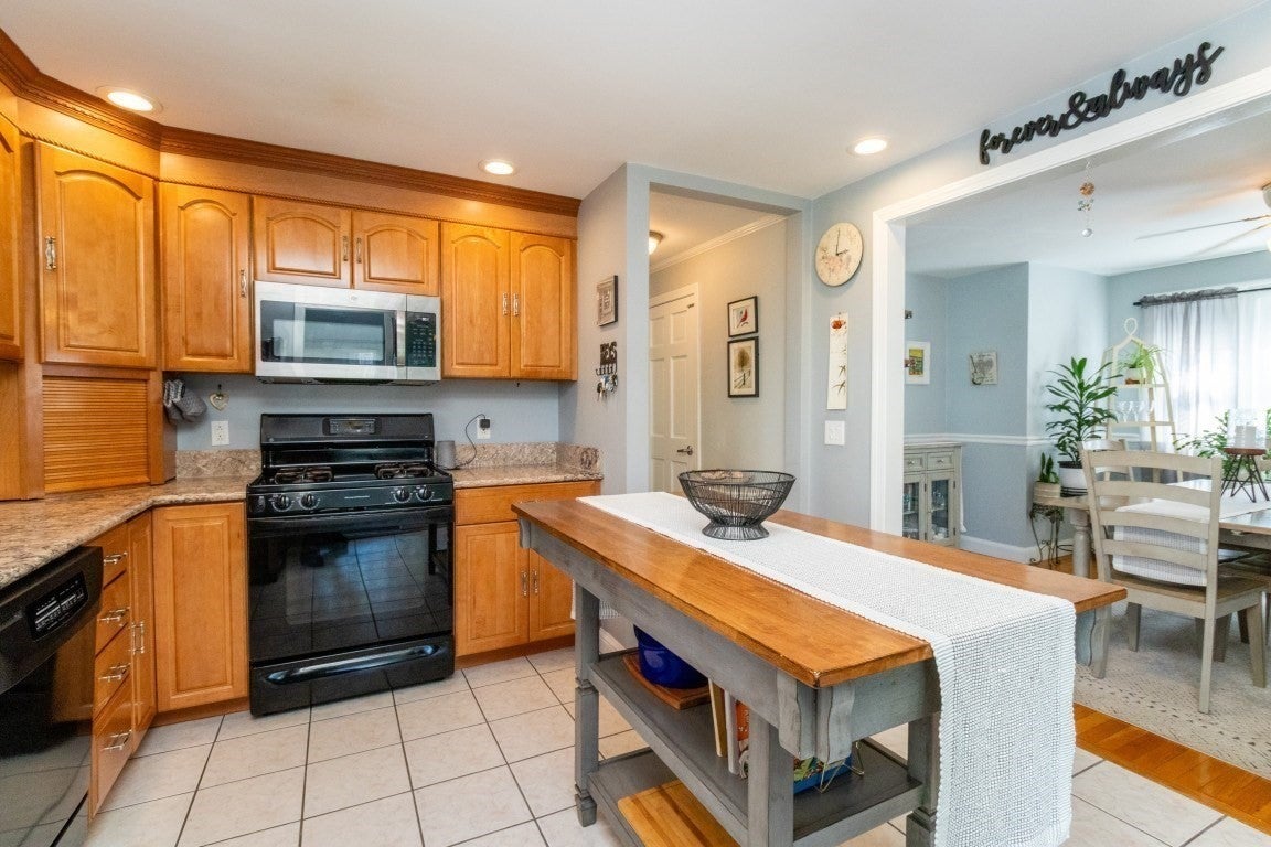 35 Rosaria St, Boston, MA, 35 Rosaria St, Boston, MA Photo #11