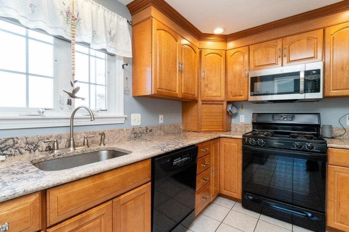 35 Rosaria St, Boston, MA, 35 Rosaria St, Boston, MA Photo #14