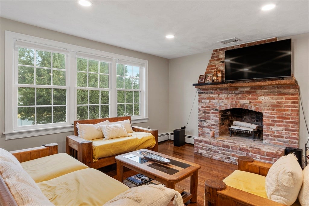 25 Glenwood Rd
