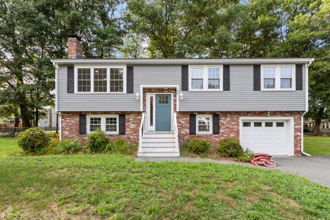 Photo of 25 Glenwood Rd, Tewksbury, MA 01876 (MLS # 73553102)
