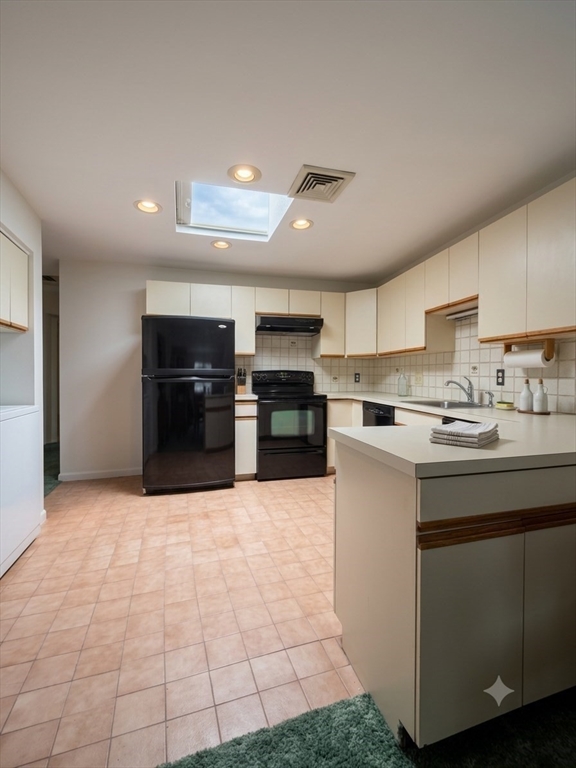 5 Thomas St P4