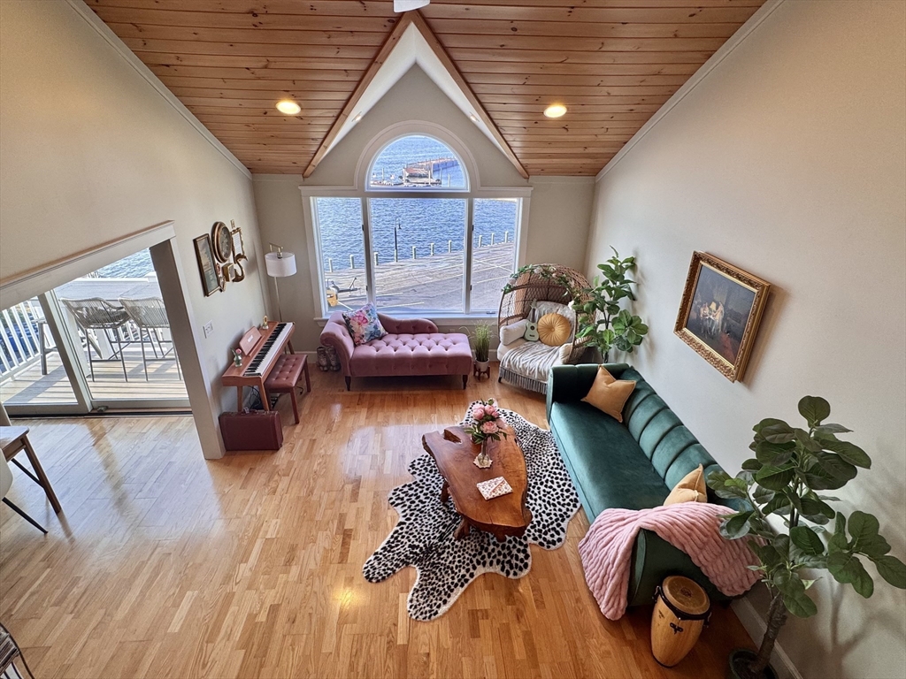 700 Shore Dr 3-306