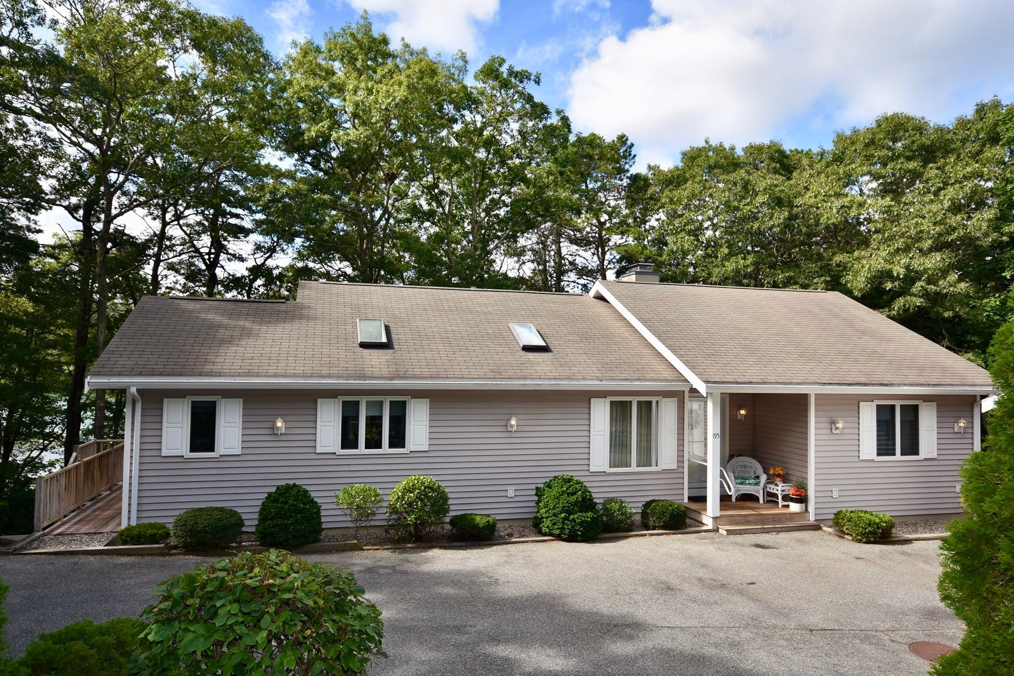 195 Lake Shore Dr