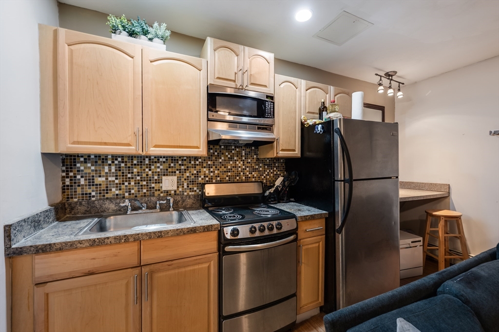 21 Aberdeen Street B